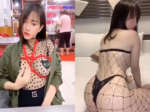 Gadis itu cantik dan suka memamerkan barang-barangnya di depan umum